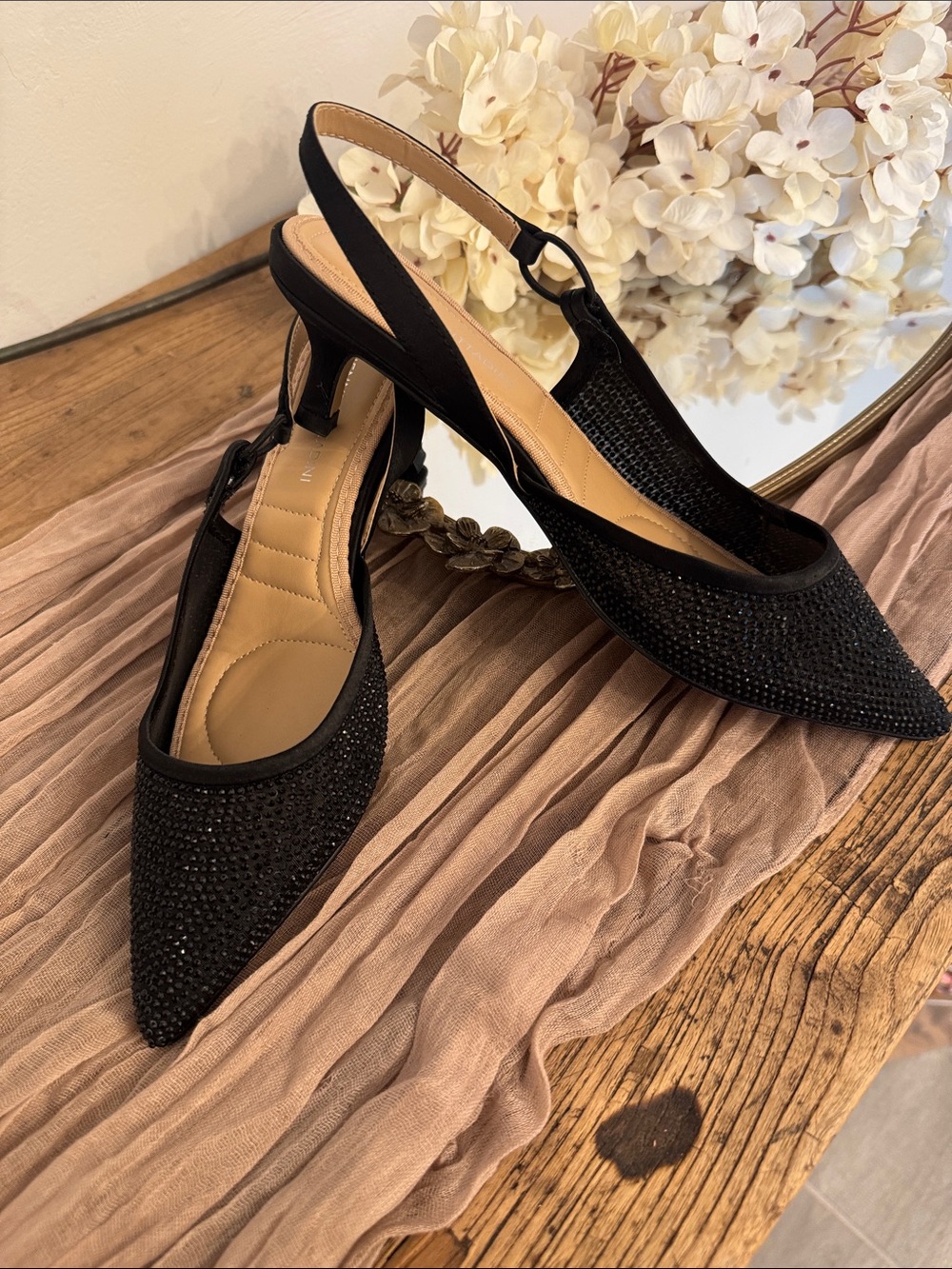 Adrienne Vittadini Black Slingback Pointed Toe Heels Kitten heel